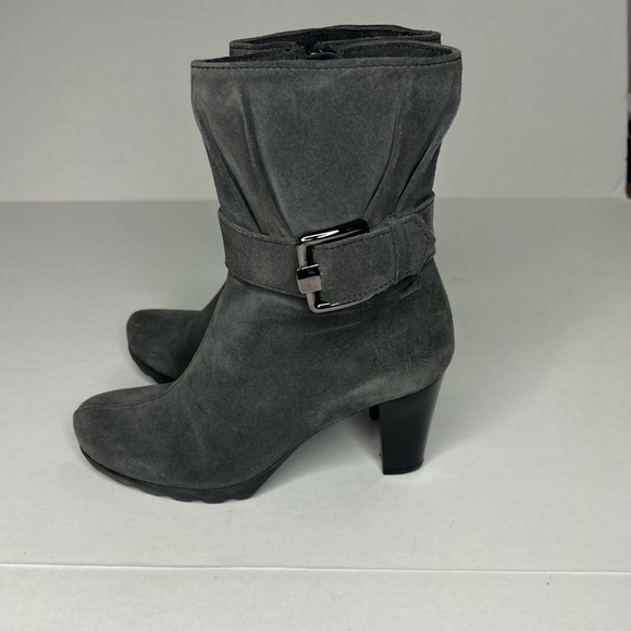 La Canadienne Gray Suede Heeled Bootie with Buckle Detail - Picture 5 of 9